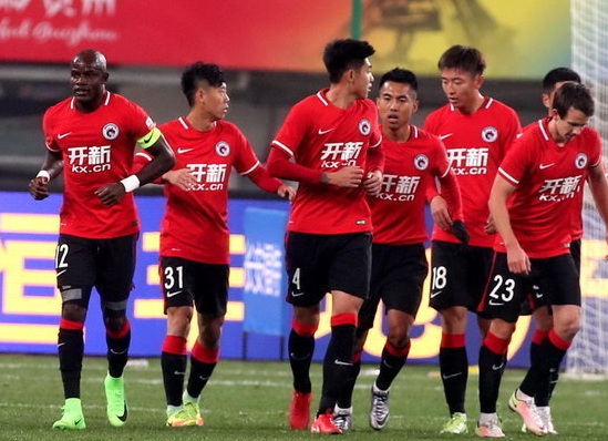 据体图记者法尔克和TobiAltsch?ffl报道，萨拉戈萨的签约是给格纳布里方面传递的一个信号，那就是如果有球队提出与格纳布里市场价值相匹配的5500万欧元，那么拜仁将愿意听取报价。